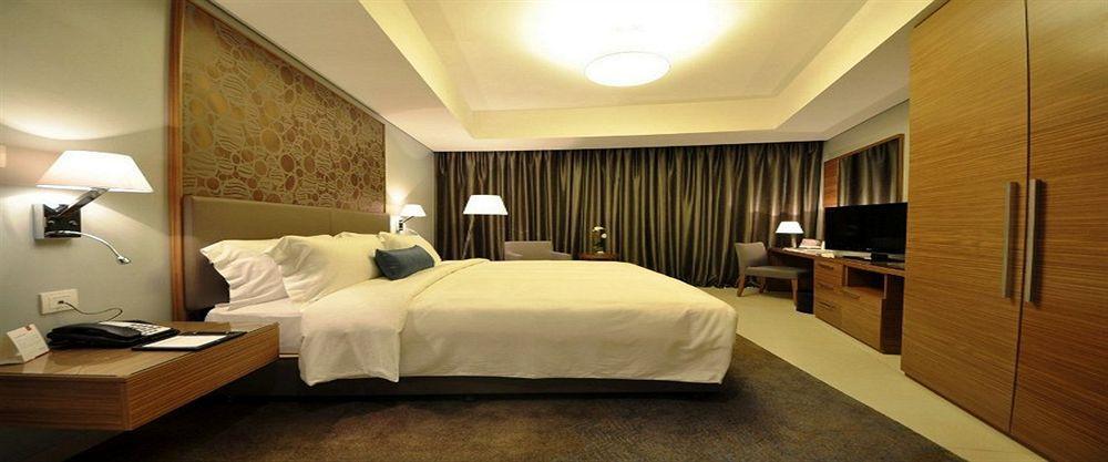 Majestic Arjaan By Rotana - Manama Aparthotel Phòng bức ảnh Deluxe Room