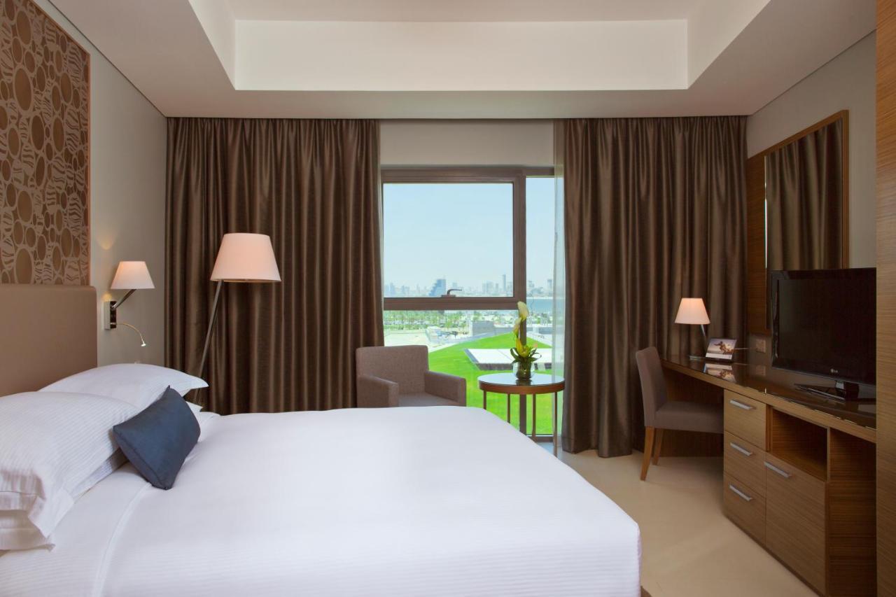 Majestic Arjaan By Rotana - Manama Aparthotel Ngoại thất bức ảnh