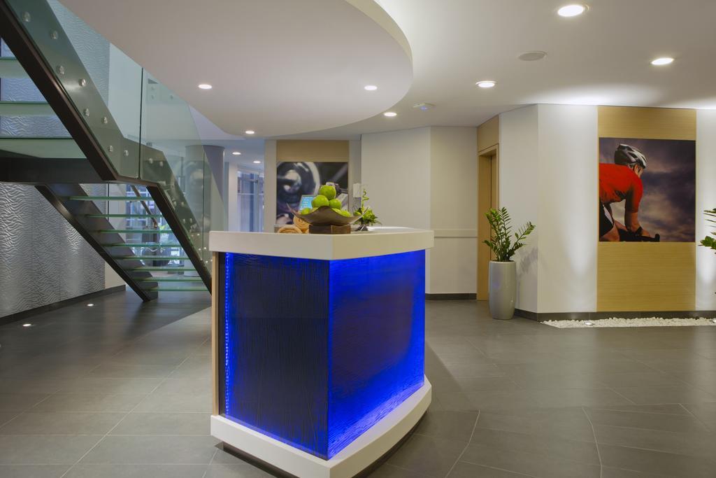 Majestic Arjaan By Rotana - Manama Aparthotel Ngoại thất bức ảnh Interior of the hotel