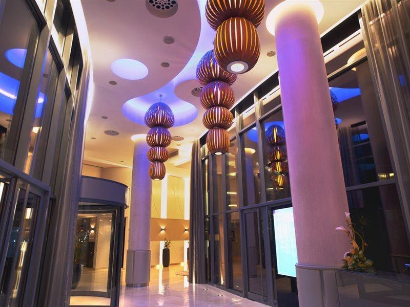Majestic Arjaan By Rotana - Manama Aparthotel Ngoại thất bức ảnh The lobby of the hotel