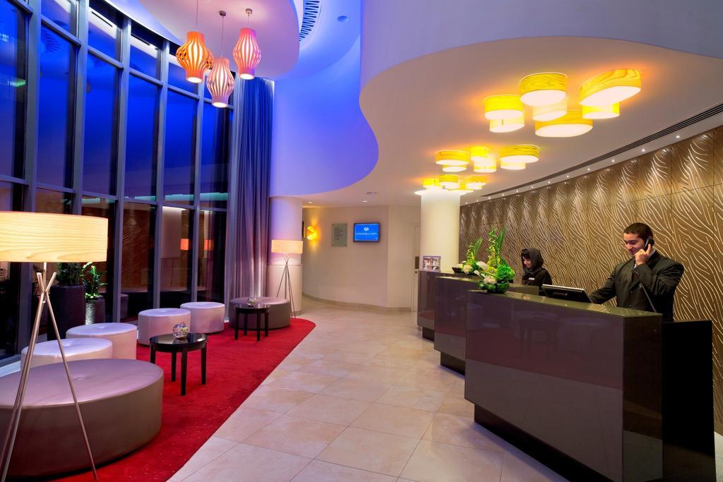 Majestic Arjaan By Rotana - Manama Aparthotel Ngoại thất bức ảnh Lobby