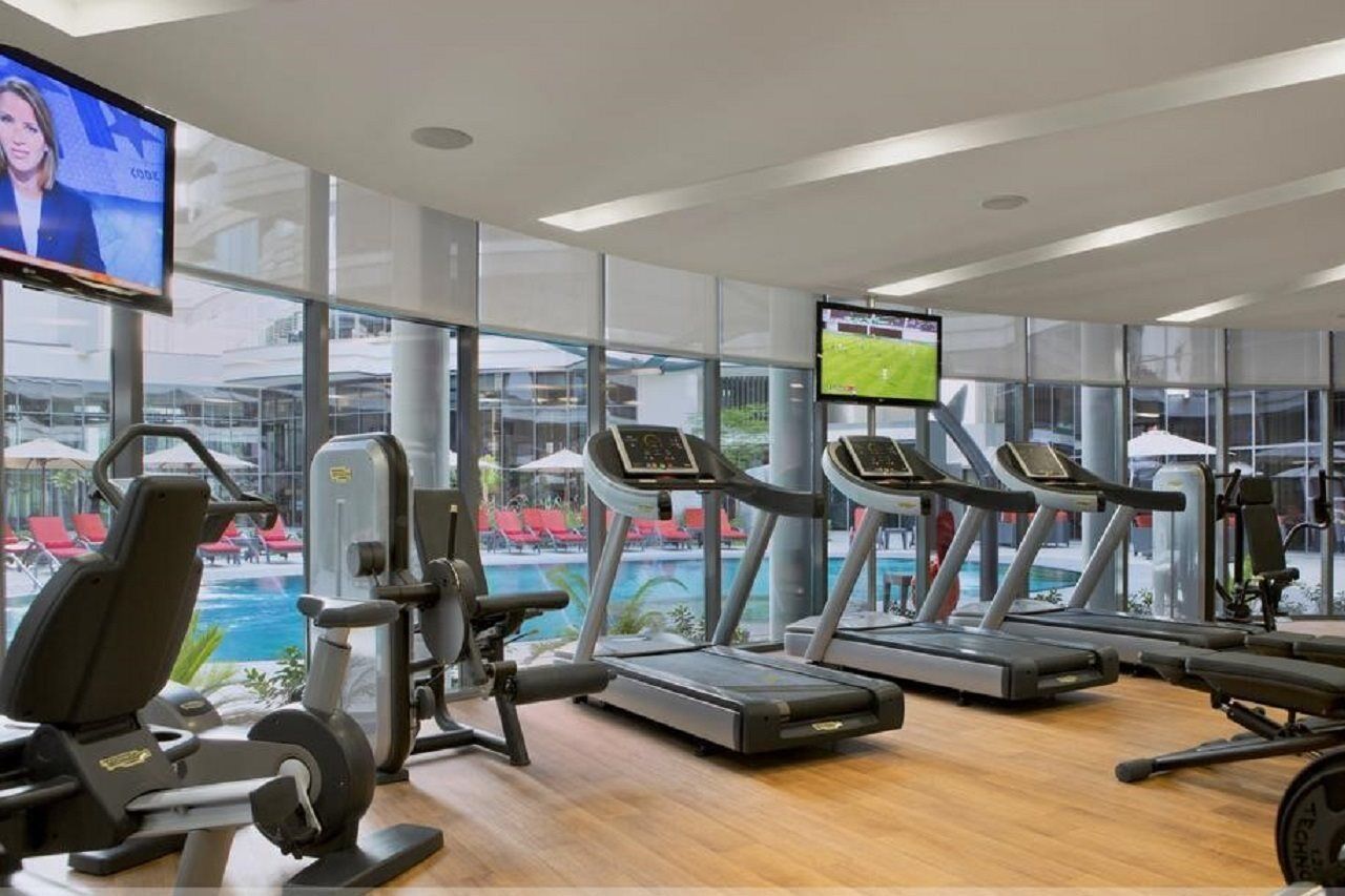 Majestic Arjaan By Rotana - Manama Aparthotel Ngoại thất bức ảnh The gym at the hotel